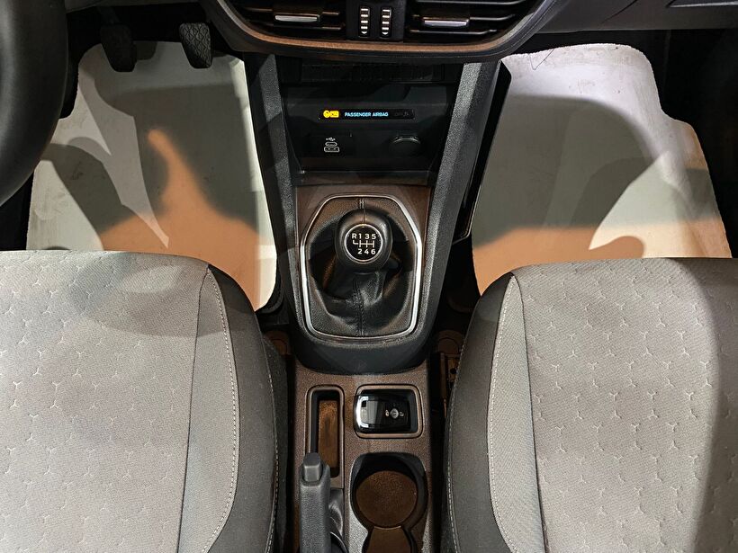 2025 Dizel Manuel Ford Tourneo Courier Gri Gürel Tasarım Aksesuar Otomotiv San. Tic. Ltd. Şti.