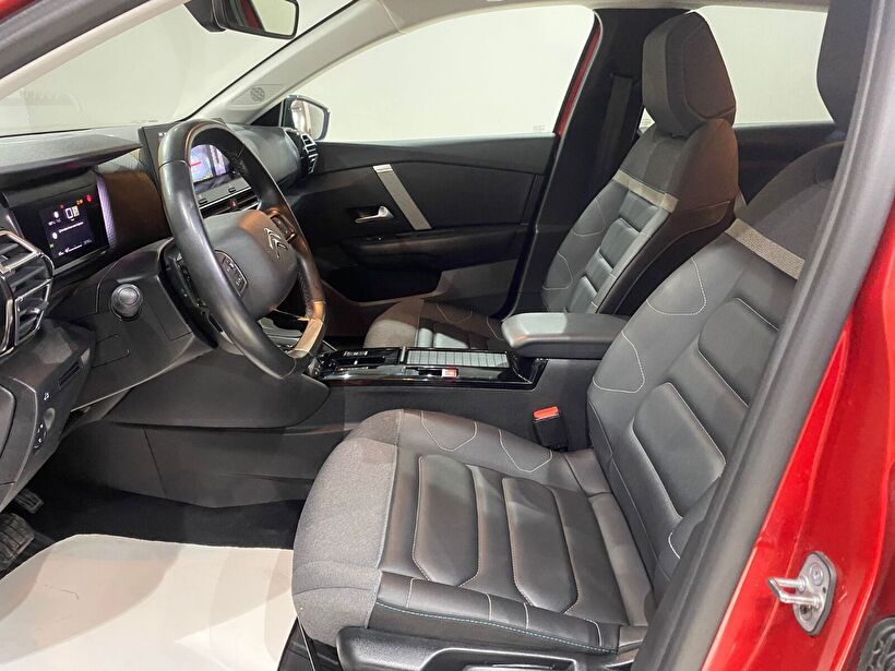 2024 Benzin Otomatik Citroen C4 X Kırmızı Gürel Tasarım Aksesuar Otomotiv San. Tic. Ltd. Şti.