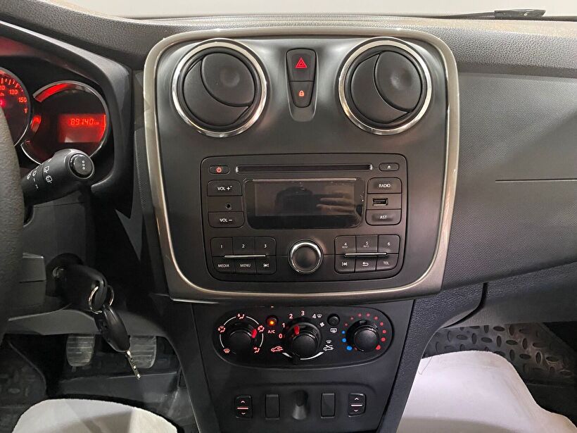 2015 Dizel Manuel Dacia Sandero Gri Gürel Tasarım Aksesuar Otomotiv San. Tic. Ltd. Şti.