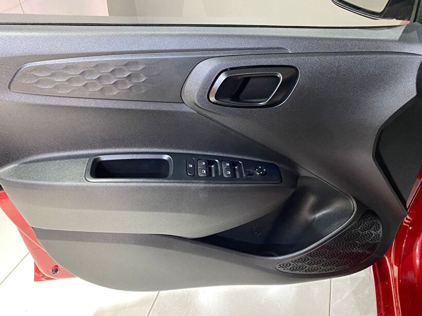 2023 Benzin Manuel Hyundai i10 Kırmızı Gürel Tasarım Aksesuar Otomotiv San. Tic. Ltd. Şti.