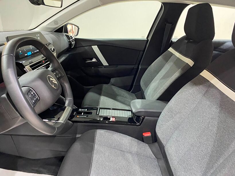 2025 Benzin Otomatik Citroen C4 X Gri Gürel Tasarım Aksesuar Otomotiv San. Tic. Ltd. Şti.