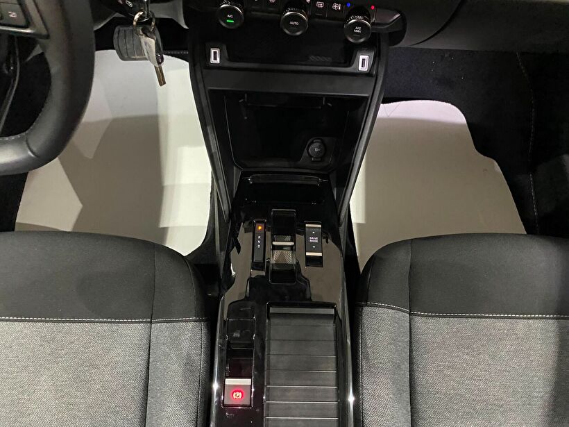 2025 Benzin Otomatik Citroen C4 X Gri Gürel Tasarım Aksesuar Otomotiv San. Tic. Ltd. Şti.