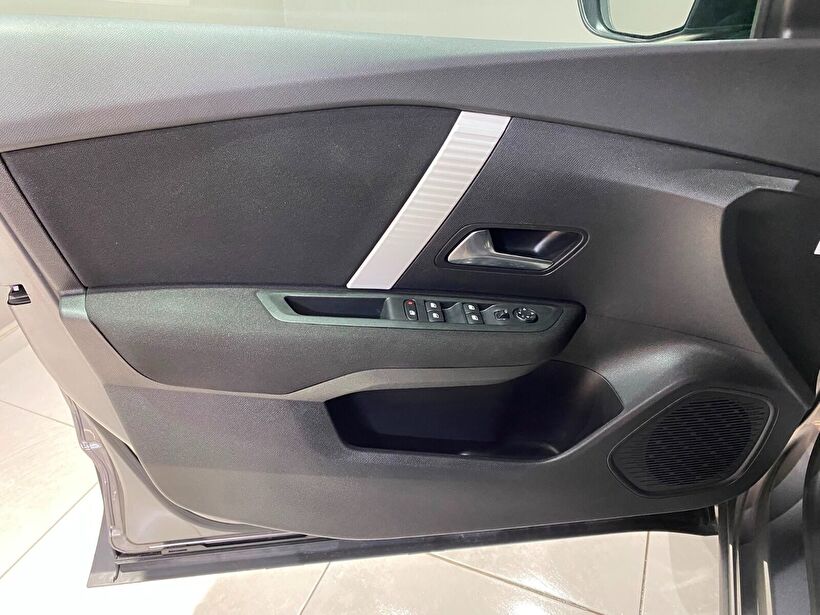 2025 Benzin Otomatik Citroen C4 X Gri Gürel Tasarım Aksesuar Otomotiv San. Tic. Ltd. Şti.