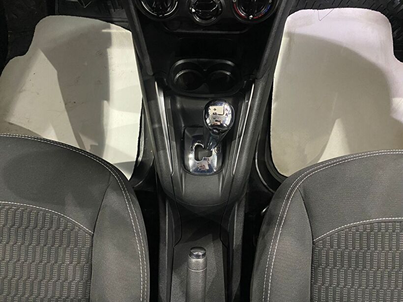 2017 Benzin Otomatik Peugeot 208 Beyaz Gürel Tasarım Aksesuar Otomotiv San. Tic. Ltd. Şti.