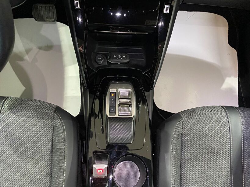 2025 Benzin Otomatik Peugeot 2008 Gri Gürel Tasarım Aksesuar Otomotiv San. Tic. Ltd. Şti.