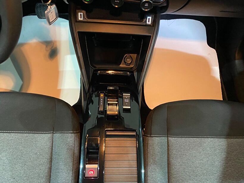 2025 Benzin Otomatik Citroen C4 X Gri Gürel Tasarım Aksesuar Otomotiv San. Tic. Ltd. Şti.