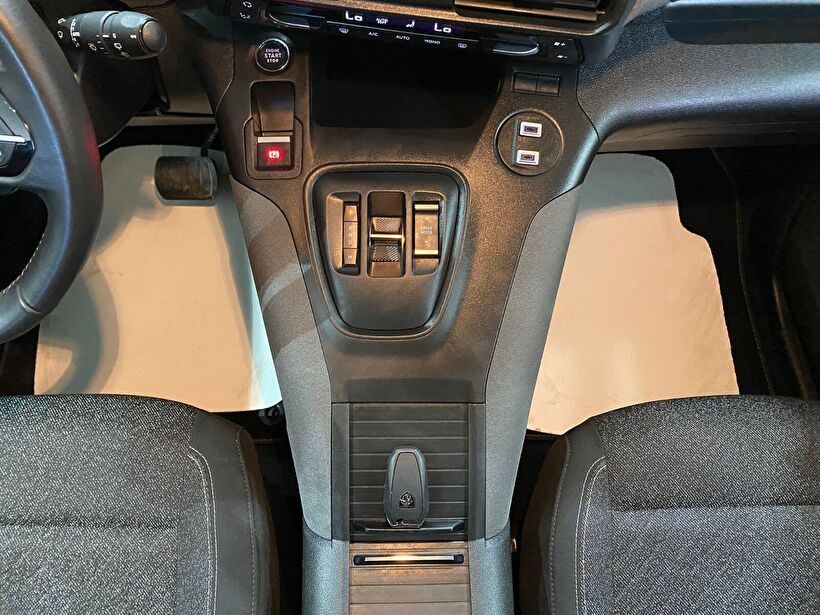 2025 Dizel Otomatik Peugeot Rifter Gri Gürel Tasarım Aksesuar Otomotiv San. Tic. Ltd. Şti.