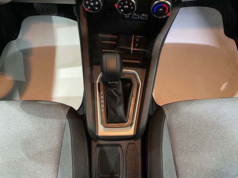 2025 Benzin Otomatik Renault Clio Gri Gürel Tasarım Aksesuar Otomotiv San. Tic. Ltd. Şti.