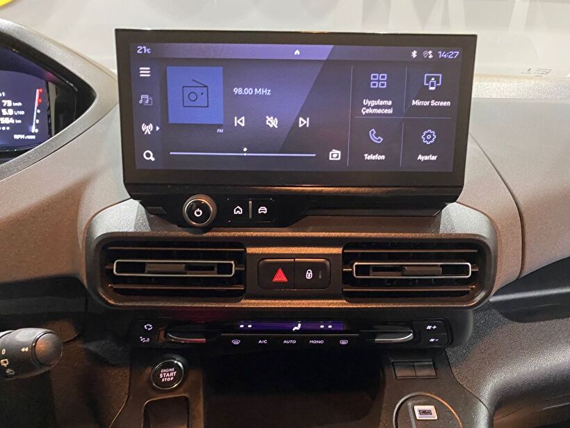 2025 Dizel Otomatik Peugeot Rifter Siyah Gürel Tasarım Aksesuar Otomotiv San. Tic. Ltd. Şti.