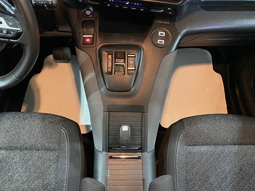 2025 Dizel Otomatik Peugeot Rifter Siyah Gürel Tasarım Aksesuar Otomotiv San. Tic. Ltd. Şti.