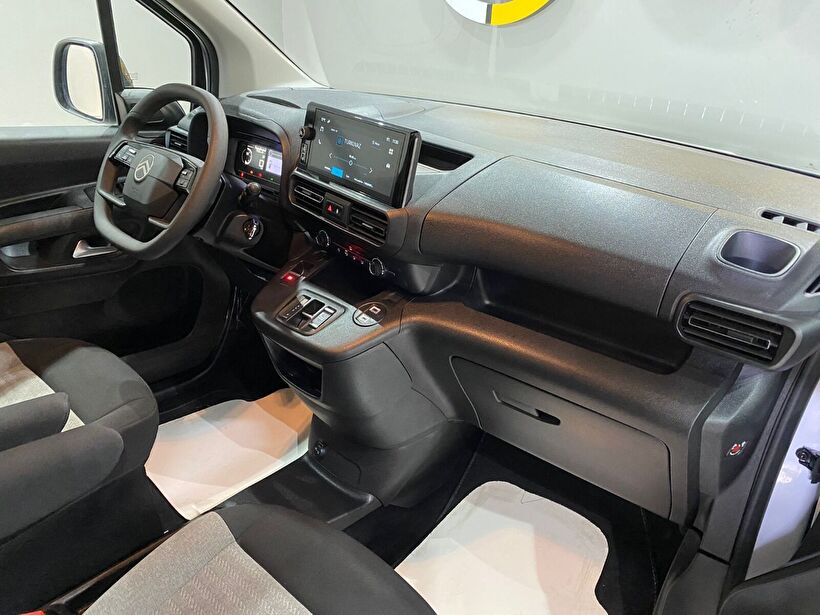 2025 Dizel Otomatik Citroen Berlingo Beyaz Gürel Tasarım Aksesuar Otomotiv San. Tic. Ltd. Şti.