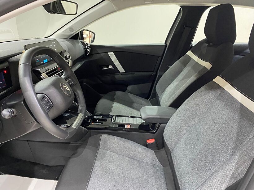 2025 Benzin Otomatik Citroen C4 X Gri Gürel Tasarım Aksesuar Otomotiv San. Tic. Ltd. Şti.