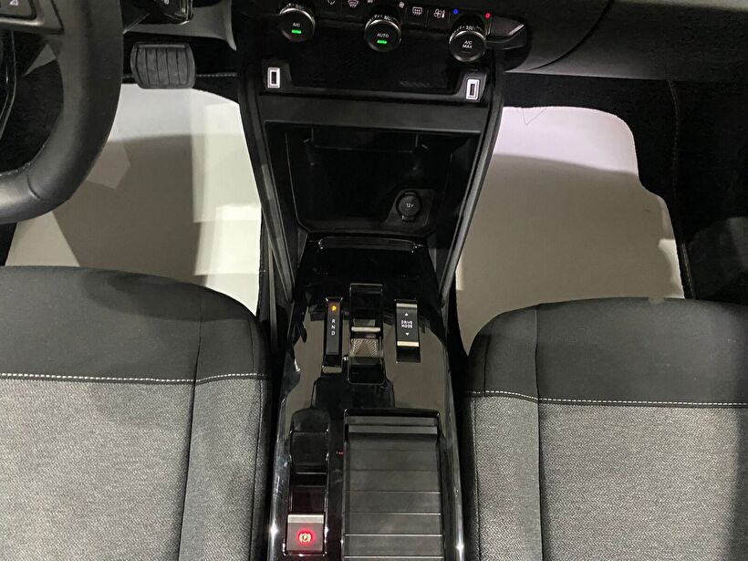 2025 Benzin Otomatik Citroen C4 X Gri Gürel Tasarım Aksesuar Otomotiv San. Tic. Ltd. Şti.