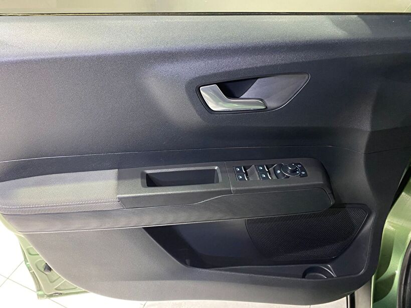 2024 Dizel Manuel Ford Tourneo Courier Yeşil Gürel Tasarım Aksesuar Otomotiv San. Tic. Ltd. Şti.