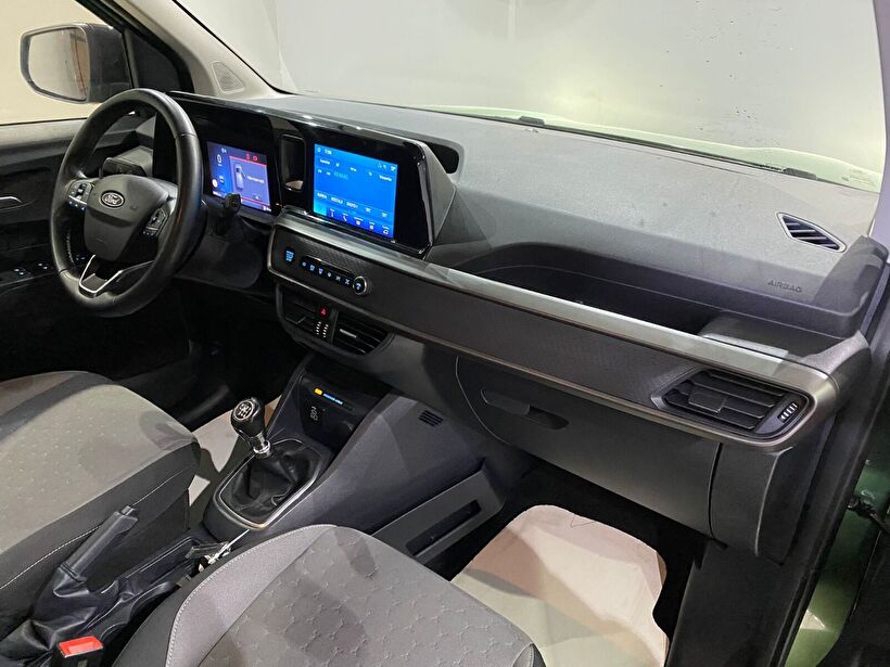 2024 Dizel Manuel Ford Tourneo Courier Yeşil Gürel Tasarım Aksesuar Otomotiv San. Tic. Ltd. Şti.