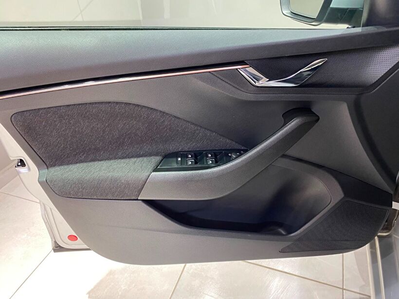 2021 Benzin Otomatik Skoda Scala Gümüş Gri Gürel Tasarım Aksesuar Otomotiv San. Tic. Ltd. Şti.