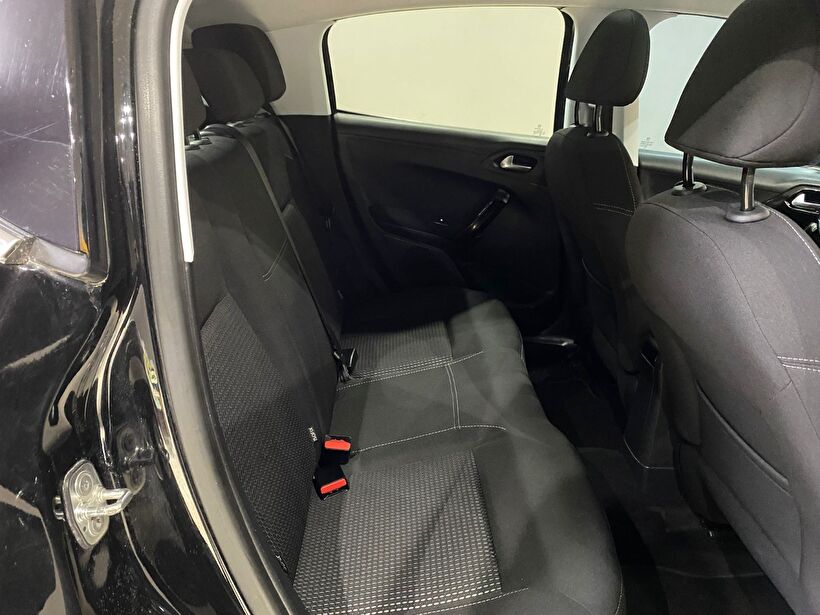 2016 Benzin Otomatik Peugeot 208 Siyah Gürel Tasarım Aksesuar Otomotiv San. Tic. Ltd. Şti.