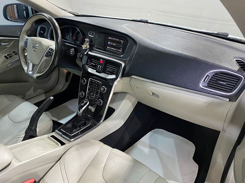 2018 Benzin Otomatik Volvo V40 Beyaz Gürel Tasarım Aksesuar Otomotiv San. Tic. Ltd. Şti.