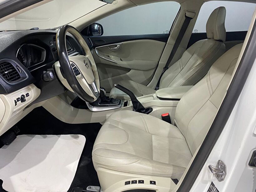 2018 Benzin Otomatik Volvo V40 Beyaz Gürel Tasarım Aksesuar Otomotiv San. Tic. Ltd. Şti.