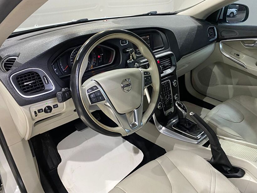 2018 Benzin Otomatik Volvo V40 Beyaz Gürel Tasarım Aksesuar Otomotiv San. Tic. Ltd. Şti.