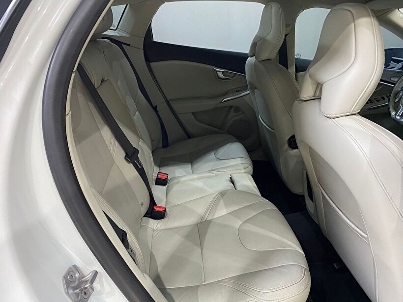 2018 Benzin Otomatik Volvo V40 Beyaz Gürel Tasarım Aksesuar Otomotiv San. Tic. Ltd. Şti.