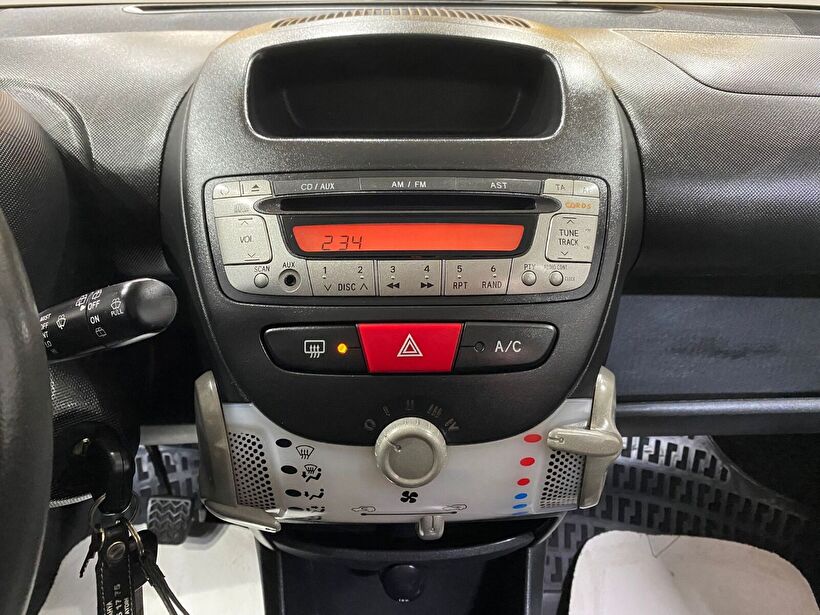 2012 Benzin Otomatik Citroen C1 Kırmızı Gürel Tasarım Aksesuar Otomotiv San. Tic. Ltd. Şti.