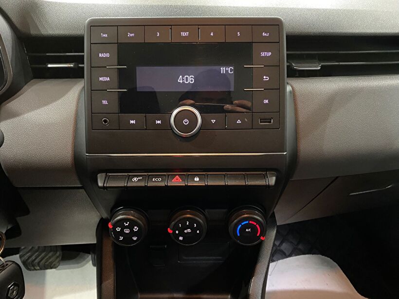 2022 Benzin Otomatik Renault Clio Gri Gürel Tasarım Aksesuar Otomotiv San. Tic. Ltd. Şti.