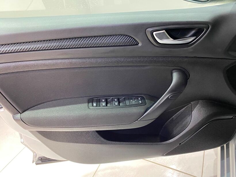 2023 Benzin Otomatik Renault Megane Gri Gürel Tasarım Aksesuar Otomotiv San. Tic. Ltd. Şti.