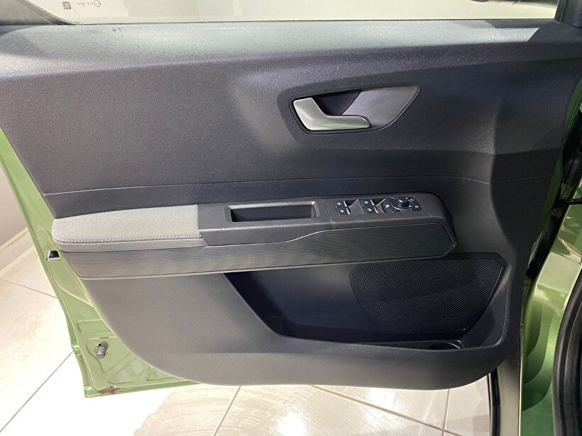 2024 Dizel Manuel Ford Tourneo Courier Yeşil Gürel Tasarım Aksesuar Otomotiv San. Tic. Ltd. Şti.