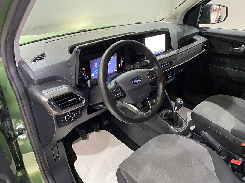 2024 Dizel Manuel Ford Tourneo Courier Yeşil Gürel Tasarım Aksesuar Otomotiv San. Tic. Ltd. Şti.