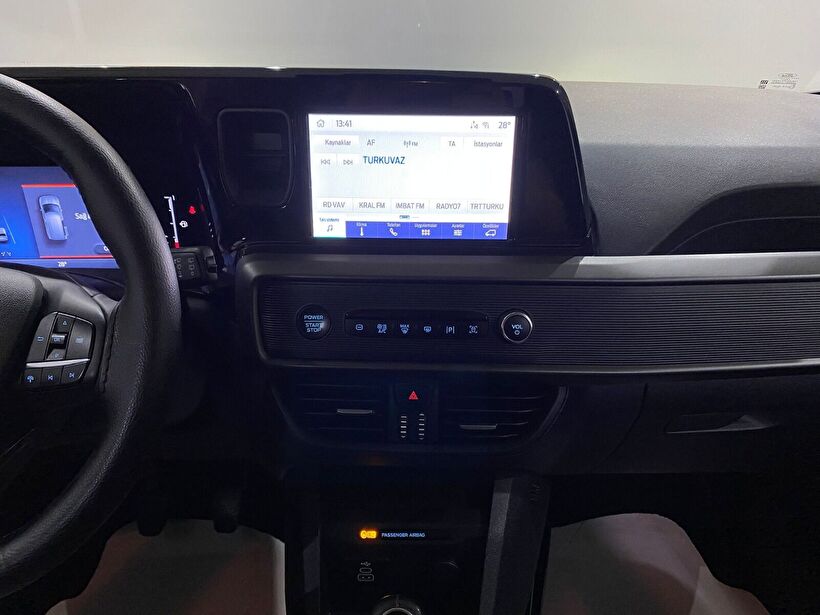 2024 Dizel Manuel Ford Tourneo Courier Yeşil Gürel Tasarım Aksesuar Otomotiv San. Tic. Ltd. Şti.