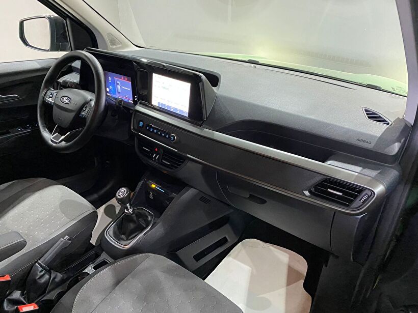 2024 Dizel Manuel Ford Tourneo Courier Yeşil Gürel Tasarım Aksesuar Otomotiv San. Tic. Ltd. Şti.