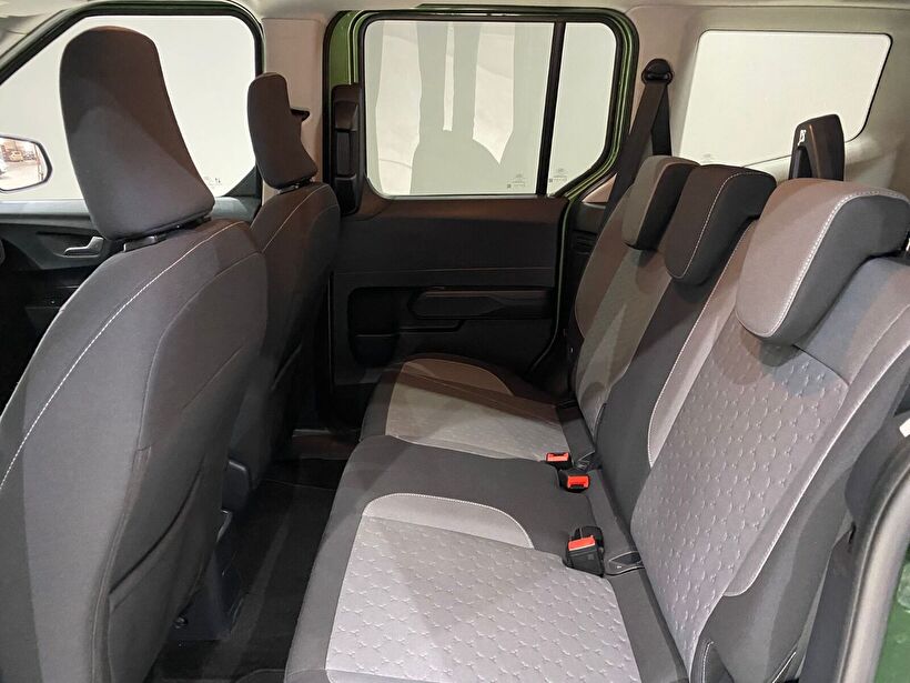 2024 Dizel Manuel Ford Tourneo Courier Yeşil Gürel Tasarım Aksesuar Otomotiv San. Tic. Ltd. Şti.
