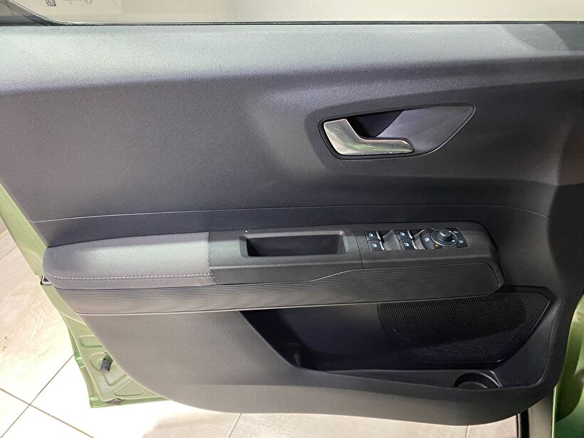 2024 Dizel Manuel Ford Tourneo Courier Yeşil Gürel Tasarım Aksesuar Otomotiv San. Tic. Ltd. Şti.