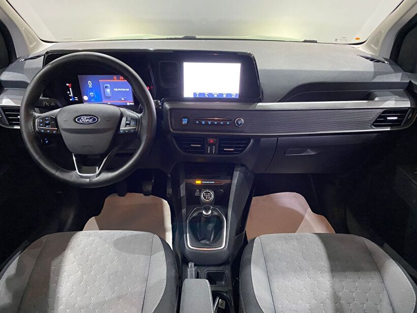 2024 Dizel Manuel Ford Tourneo Courier Yeşil Gürel Tasarım Aksesuar Otomotiv San. Tic. Ltd. Şti.