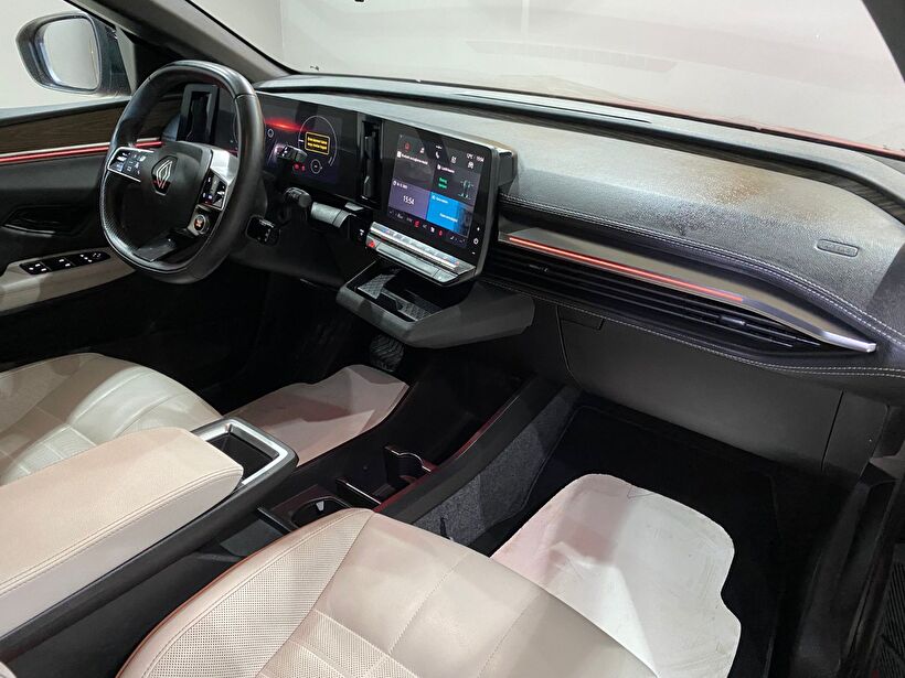 2024 Elektrik Otomatik Renault Megane E-Tech Kırmızı Gürel Tasarım Aksesuar Otomotiv San. Tic. Ltd. Şti.