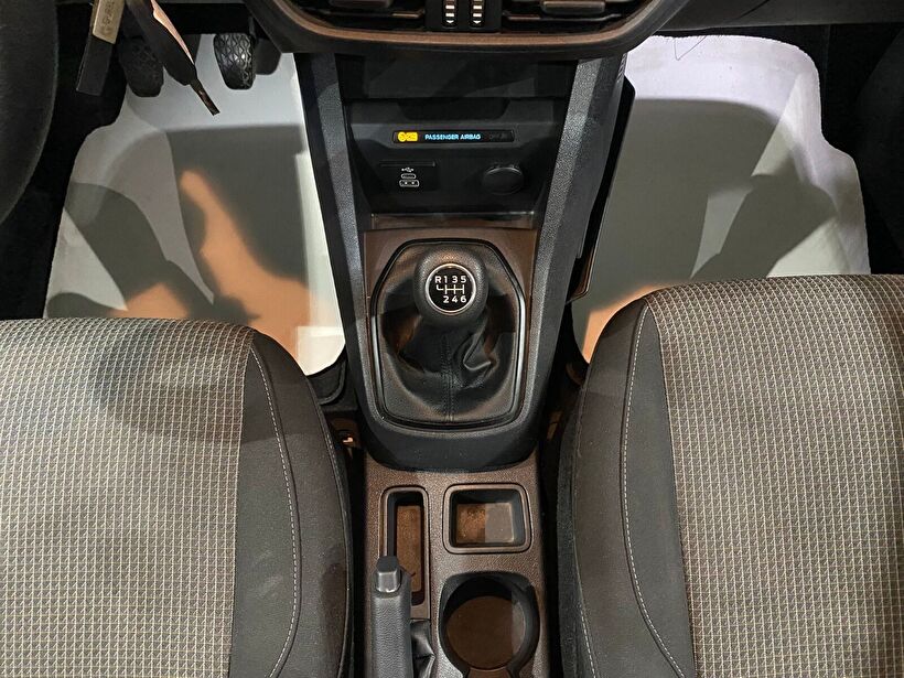 2024 Dizel Manuel Ford Tourneo Courier Beyaz Gürel Tasarım Aksesuar Otomotiv San. Tic. Ltd. Şti.