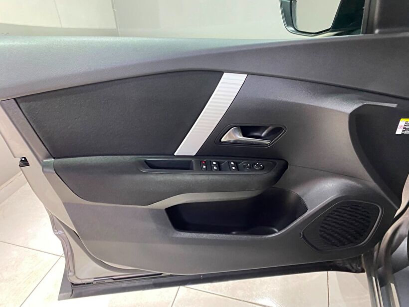 2025 Benzin Otomatik Citroen C4 X Gri Gürel Tasarım Aksesuar Otomotiv San. Tic. Ltd. Şti.