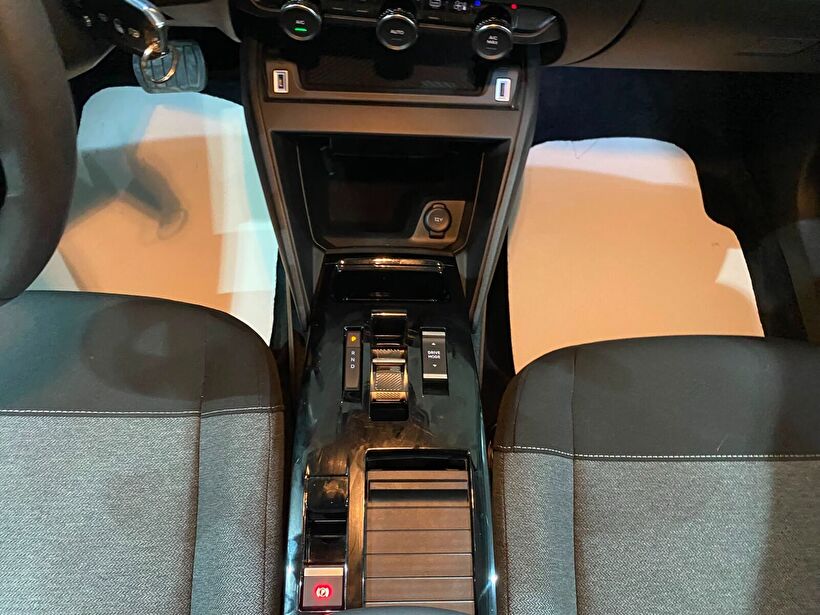 2025 Benzin Otomatik Citroen C4 X Gri Gürel Tasarım Aksesuar Otomotiv San. Tic. Ltd. Şti.