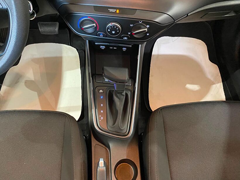 2025 Benzin Otomatik Hyundai i20 Mavi Gürel Tasarım Aksesuar Otomotiv San. Tic. Ltd. Şti.