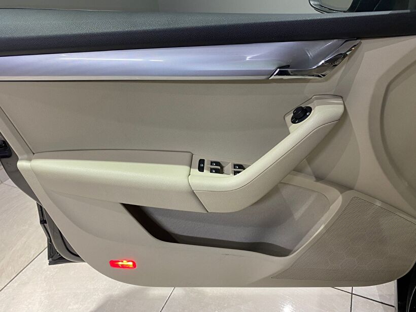 2014 Dizel Otomatik Skoda Octavia Siyah Gürel Tasarım Aksesuar Otomotiv San. Tic. Ltd. Şti.