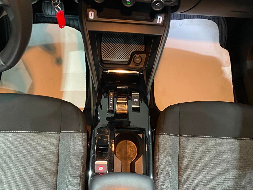 2024 Benzin Otomatik Citroen C4 X Beyaz Gürel Tasarım Aksesuar Otomotiv San. Tic. Ltd. Şti.