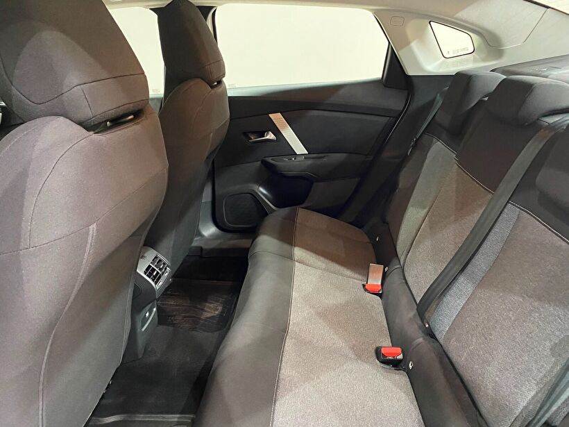 2024 Benzin Otomatik Citroen C4 X Beyaz Gürel Tasarım Aksesuar Otomotiv San. Tic. Ltd. Şti.