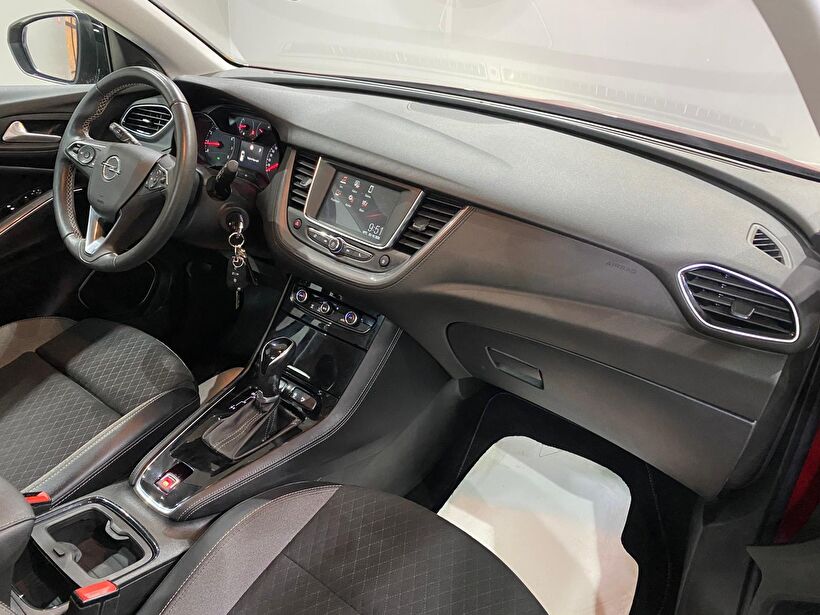 2020 Benzin Otomatik Opel Grandland X Kırmızı Gürel Tasarım Aksesuar Otomotiv San. Tic. Ltd. Şti.