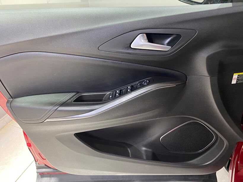 2020 Benzin Otomatik Opel Grandland X Kırmızı Gürel Tasarım Aksesuar Otomotiv San. Tic. Ltd. Şti.