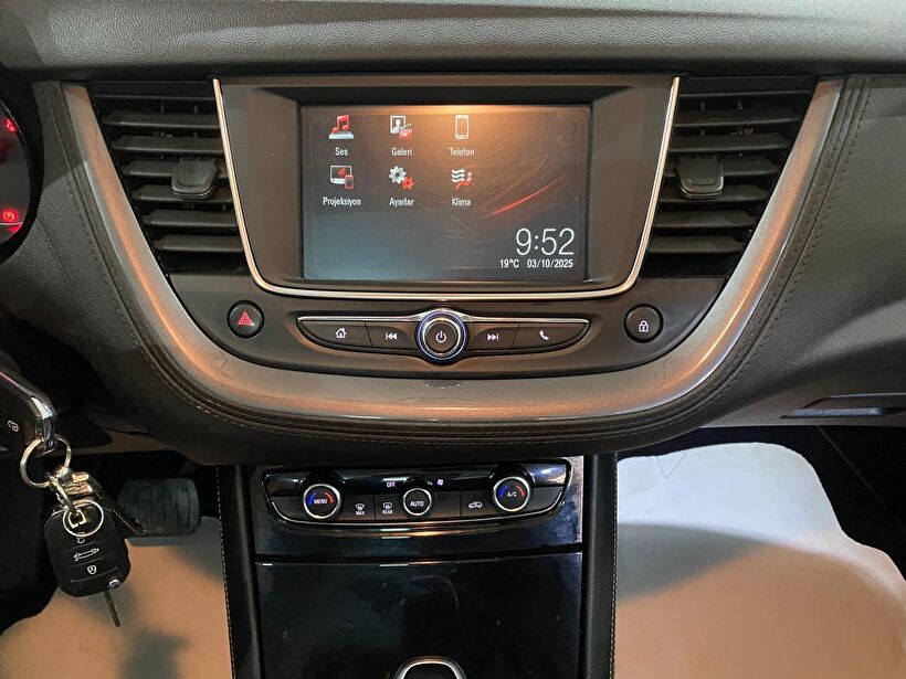 2020 Benzin Otomatik Opel Grandland X Kırmızı Gürel Tasarım Aksesuar Otomotiv San. Tic. Ltd. Şti.