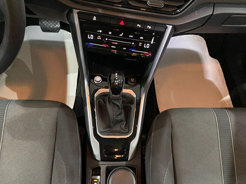 2022 Benzin Otomatik Volkswagen T-Roc Beyaz Gürel Tasarım Aksesuar Otomotiv San. Tic. Ltd. Şti.