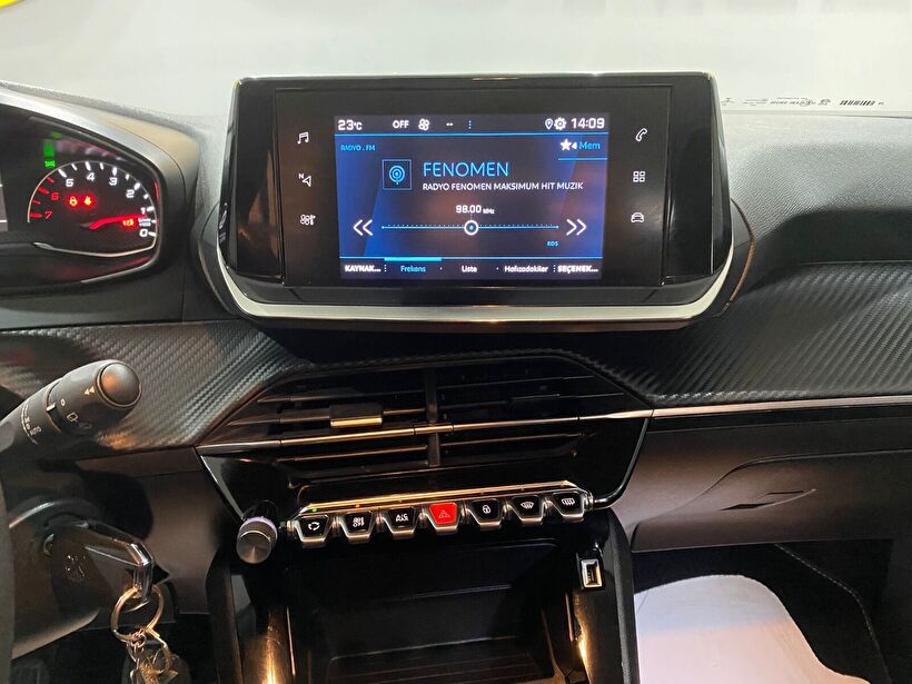 2020 Benzin Manuel Peugeot 2008 Beyaz Gürel Tasarım Aksesuar Otomotiv San. Tic. Ltd. Şti.