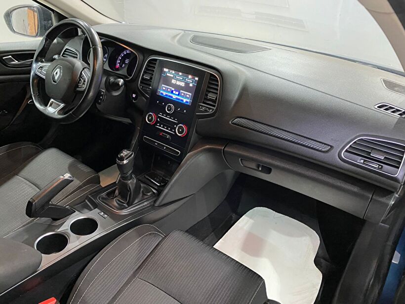 2017 Benzin Manuel Renault Megane Mavi Gürel Tasarım Aksesuar Otomotiv San. Tic. Ltd. Şti.