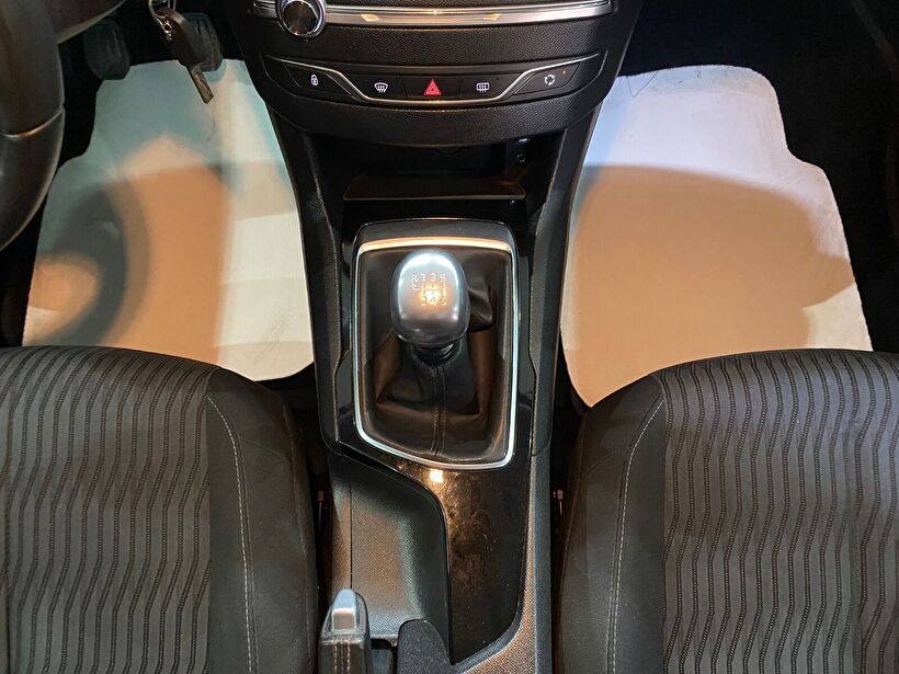 2017 Benzin Manuel Peugeot 308 Beyaz Gürel Tasarım Aksesuar Otomotiv San. Tic. Ltd. Şti.